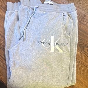 Calvin Klein Women’s Light Gray Sweatpants size M